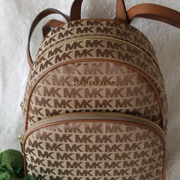 🔥NWT Michael Kors Medium Abbey Bagpack Ebony🔥 - Picture 5 of 8